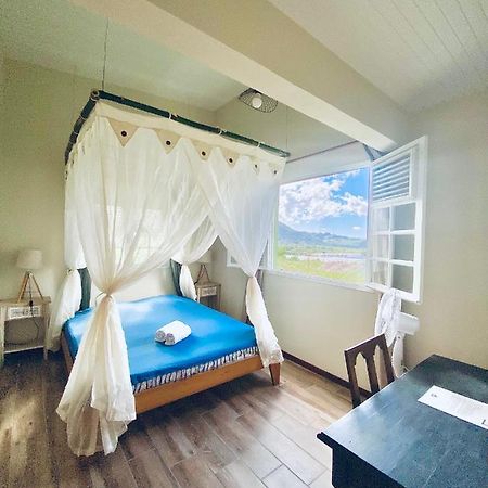 Chambre Et Sdb Privative Ylang Ylang Vue Mont Pelee Dans Maison Partagee Le Morne-Rouge Eksteriør billede